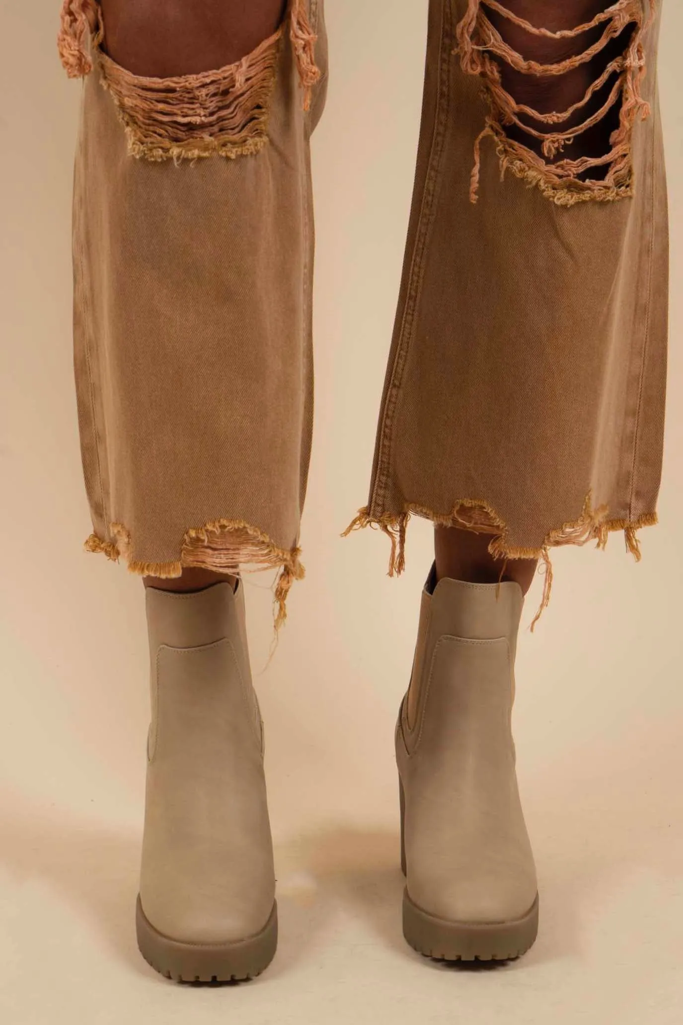 Chinese Laundry Good Day Boots (Natural)